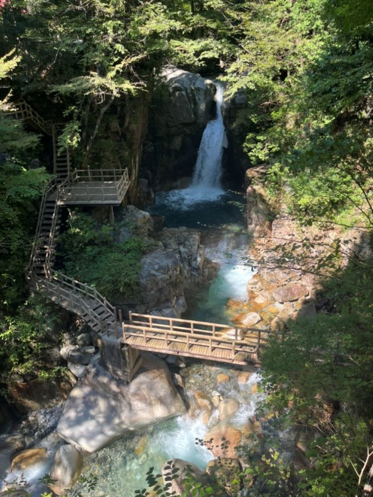 中津川市の龍神の滝