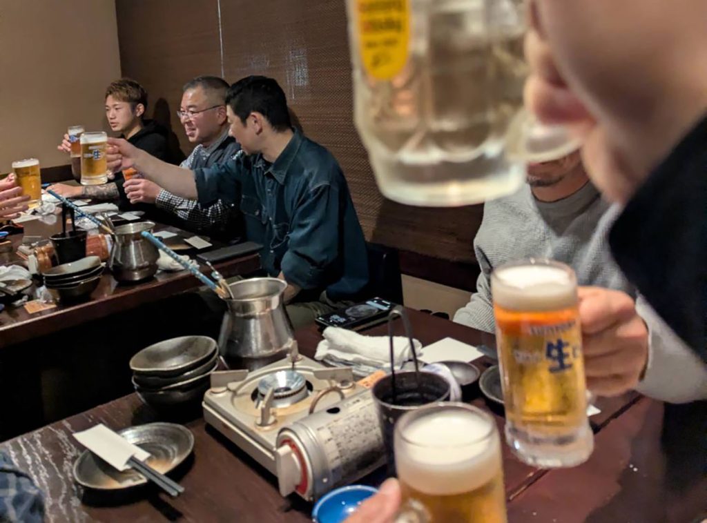 TE静岡_飲み会で盛り上がっている様子