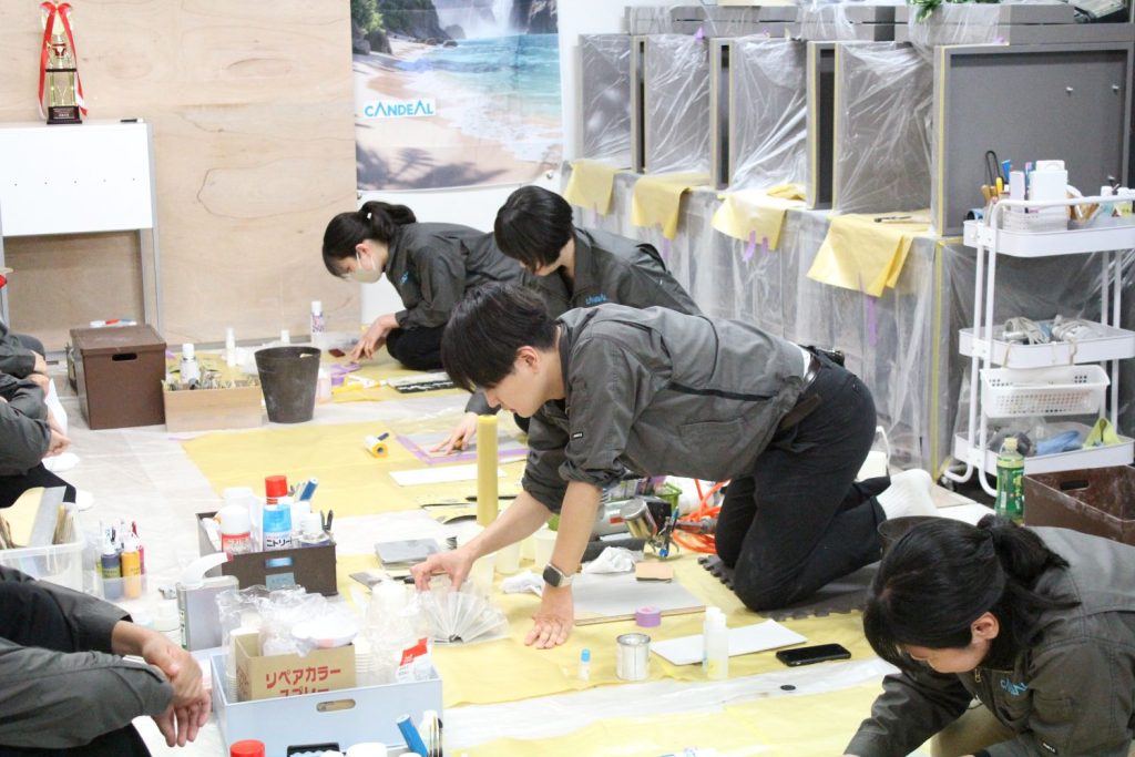リペアコンテスト　作業する講師